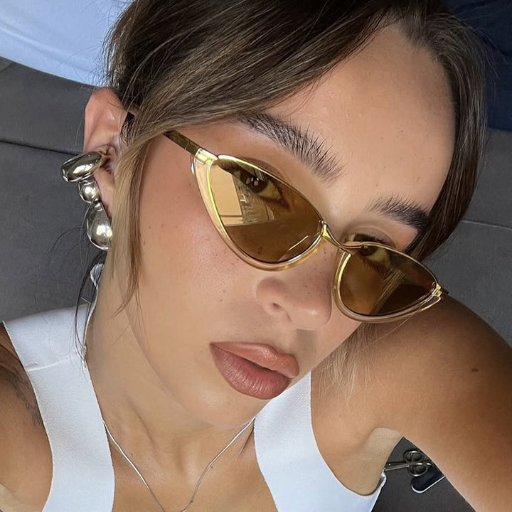 Women futuristic Cat-Eye sunglasses with golden accents Bowlift
