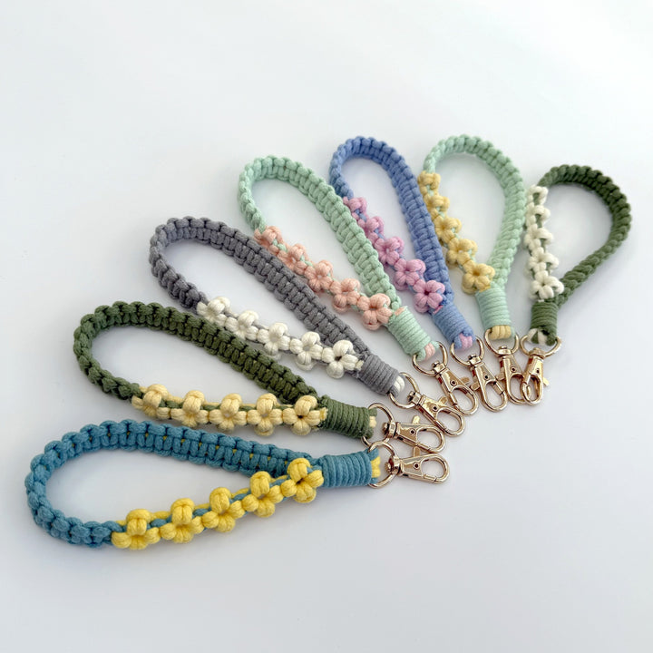 Decorative Macrame Pet Leash Bowlift
