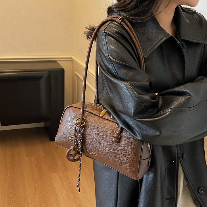 Chic Retro Handbag Bowlift