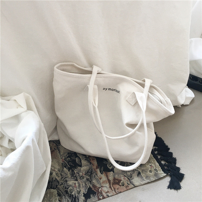 Everyday handbag with spacious interior and sturdy design Bowlift