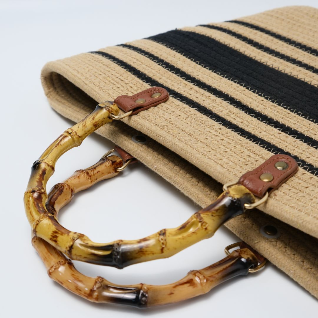 Beach bag with bamboo handles and striped design Bowlift
