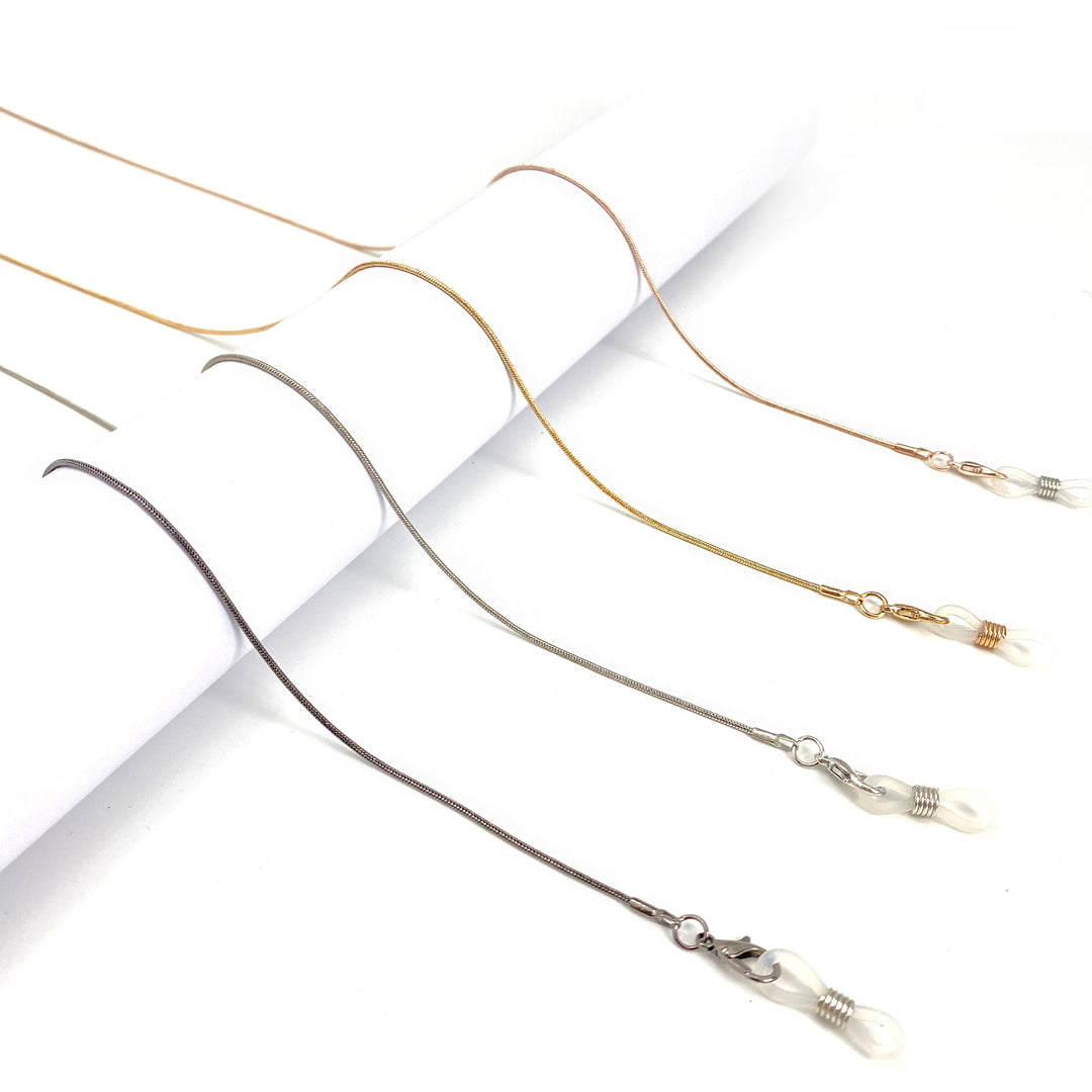 Sleek Eyewear Retainer with Secure Clips Bowlift