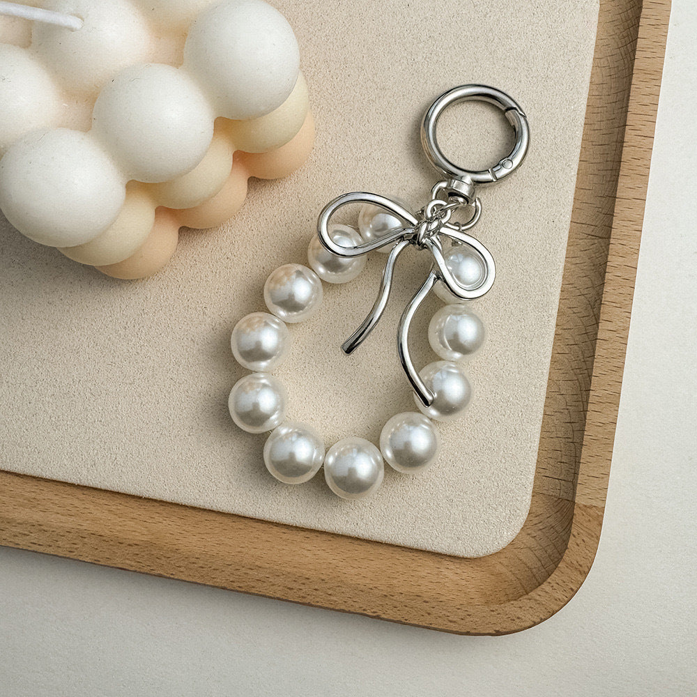 Charming Bow and Bead Keychain Bowlift