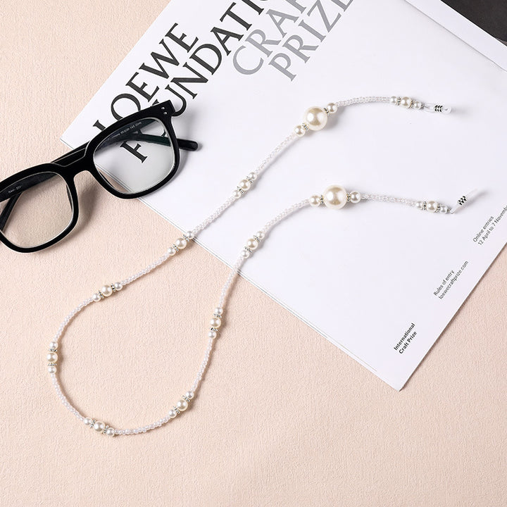 Beaded Eyewear Chain Bowlift