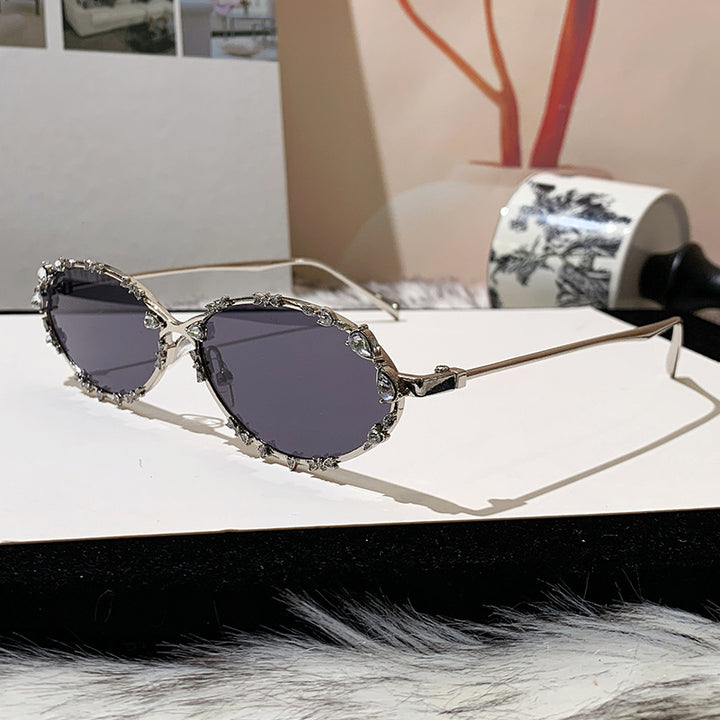 Women's exclusive sunglasses with sparkling rhinestone embellishment and elegant metal frame Bowlift