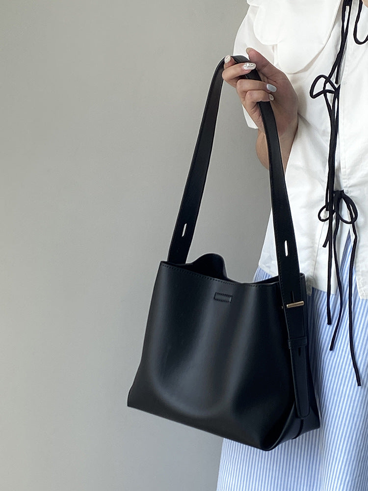 Modern shoulder bag Bowlift