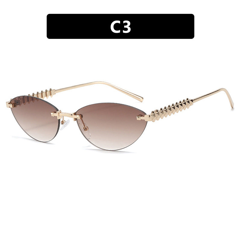 Women's sunglasses in modern, geometric design with stylish metal frame and UV protection Bowlift