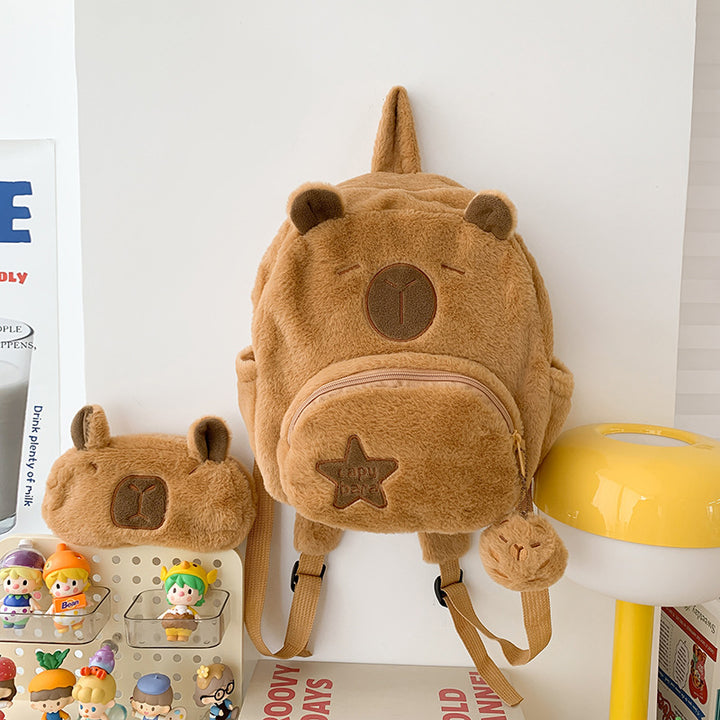 Plush backpack with animal motif and practical compartments Bowlift