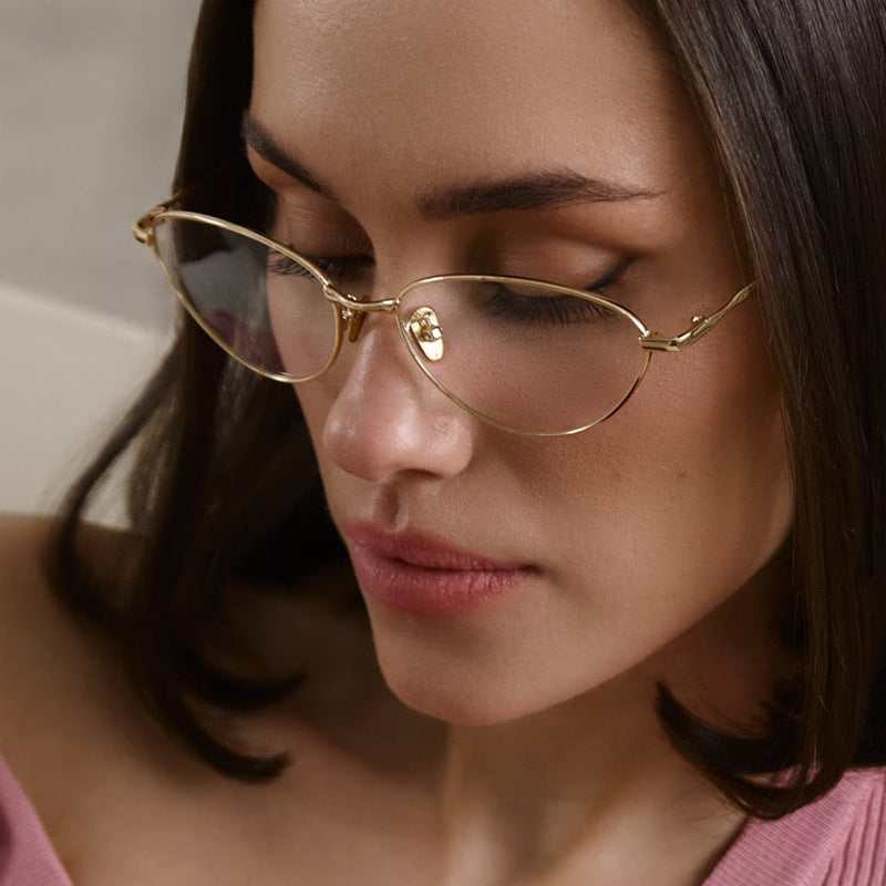 Women’s stylish sunglasses in elegant oval design Bowlift