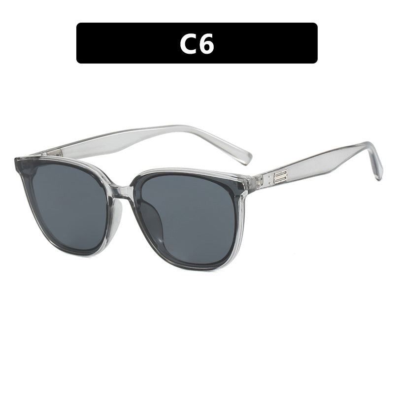 Women’s sunglasses in modern chic style Bowlift