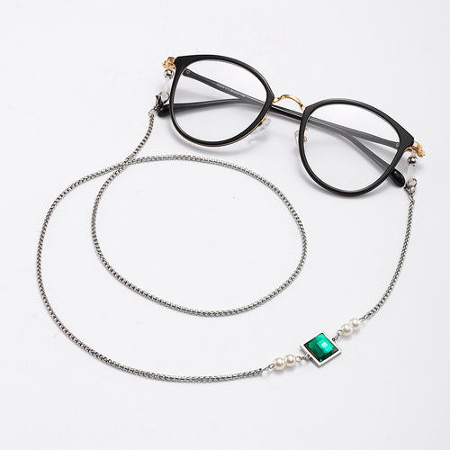 Fashionable Eyewear Chain Bowlift