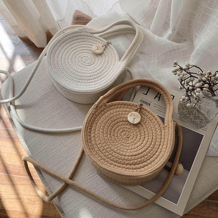 Handmade round bag with elegant design Bowlift