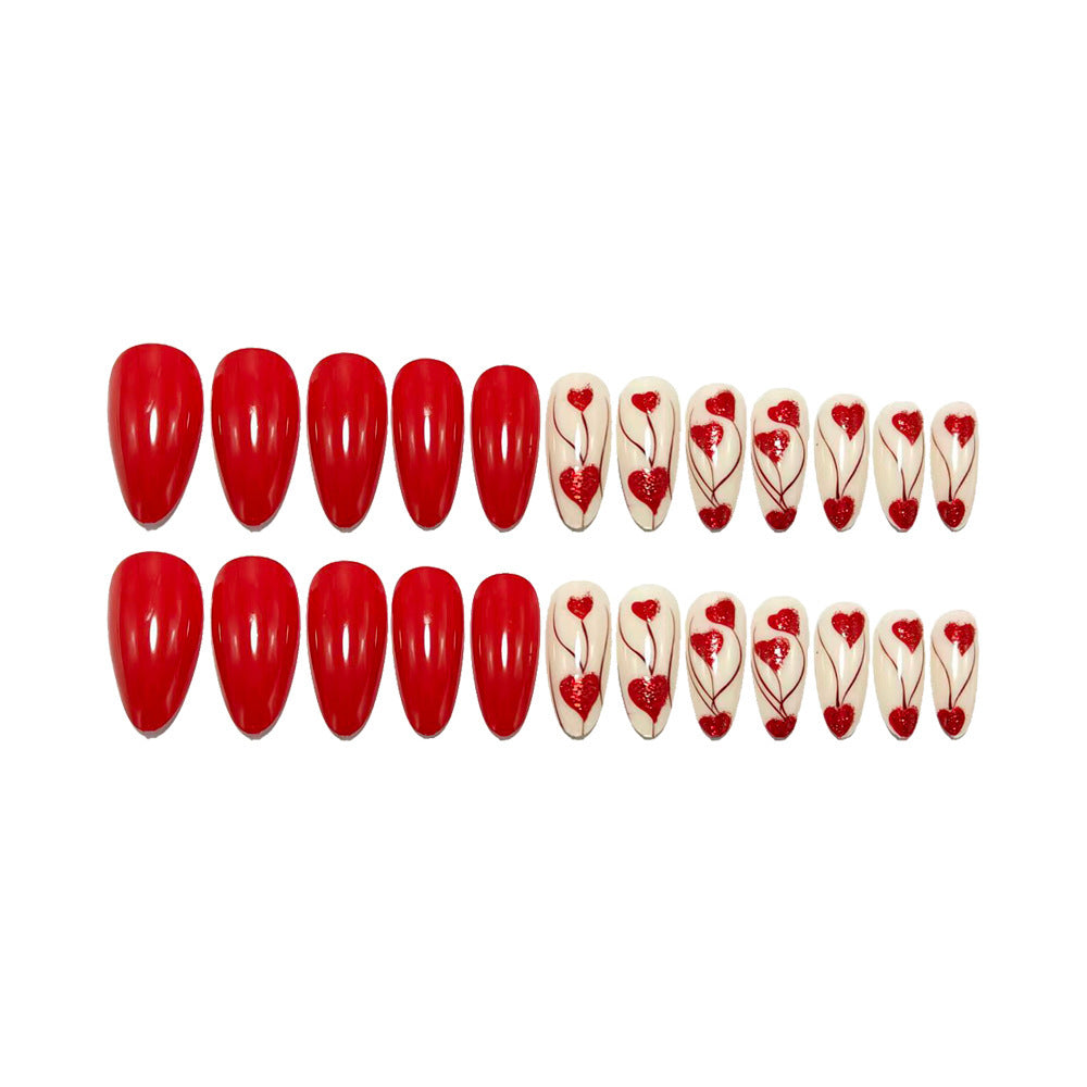 Art nails in elegant heart design Bowlift