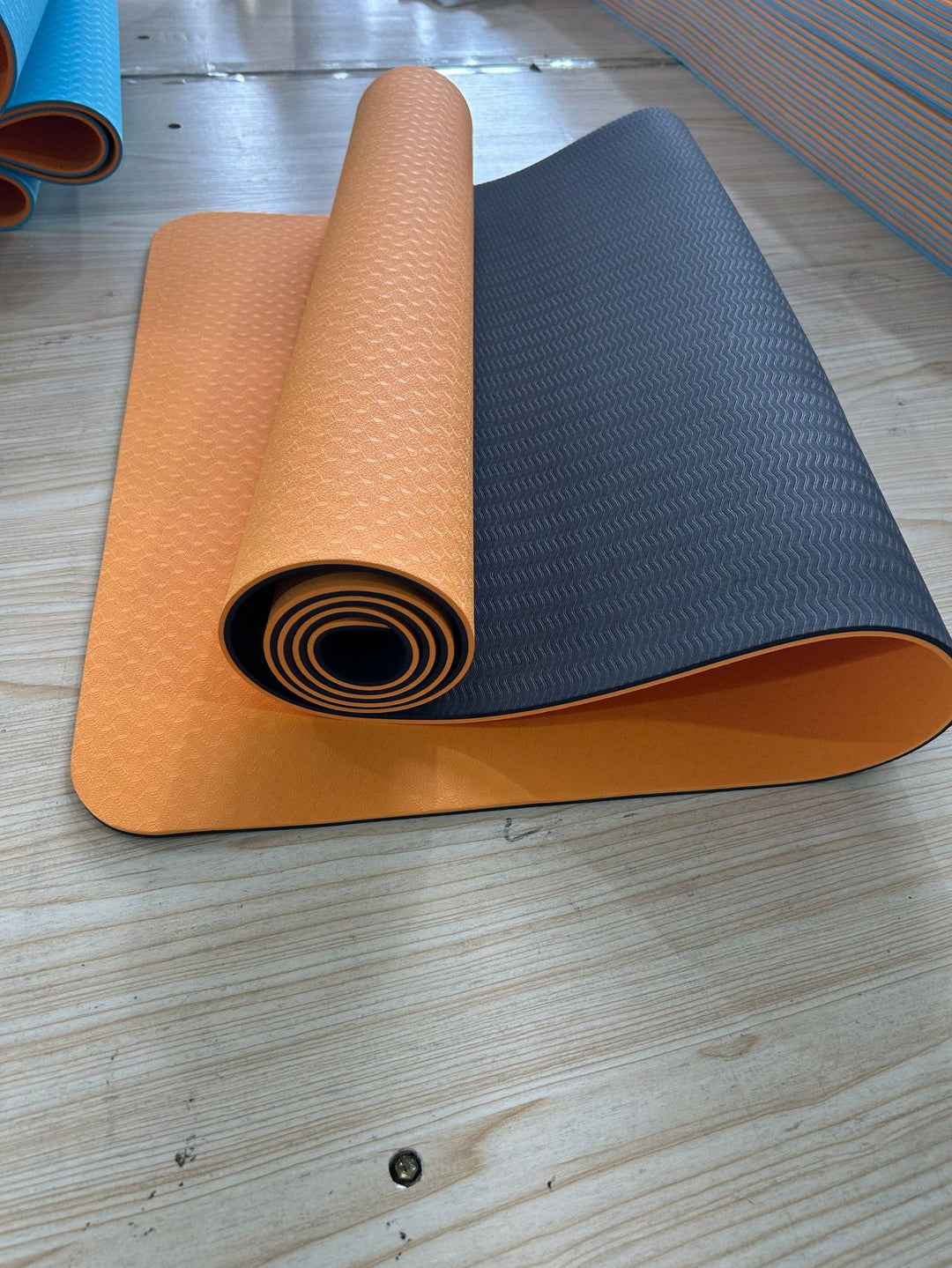 Non-slip and pollutant-free yoga mat Bowlift