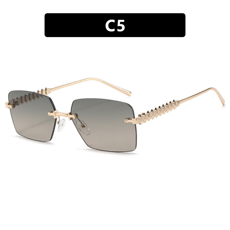 Ladies fashionable sunglasses with a unique and decorative frame Bowlift