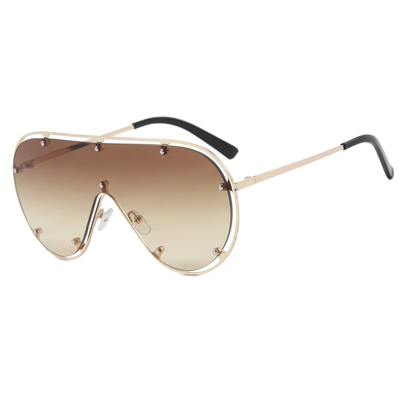 Women's fashionable oversized sunglasses in stylish retro design Bowlift