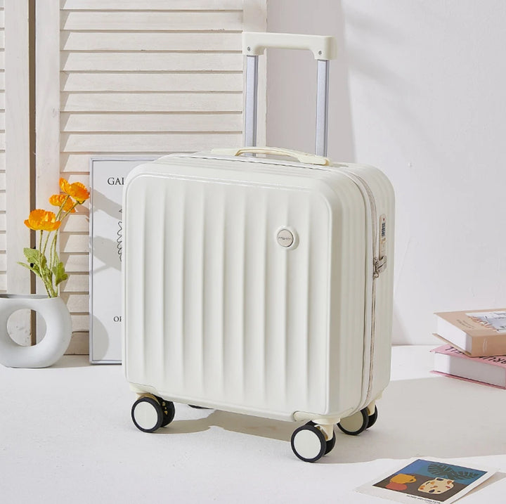 Unisex Sleek Hard-Shell Cabin Spinner Suitcase Bowlift