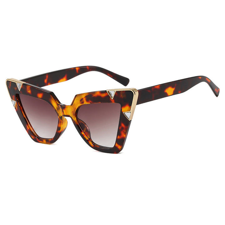 Women's Cat-Eye Sunglasses with Luxurious Design and Protective UV Filter Bowlift