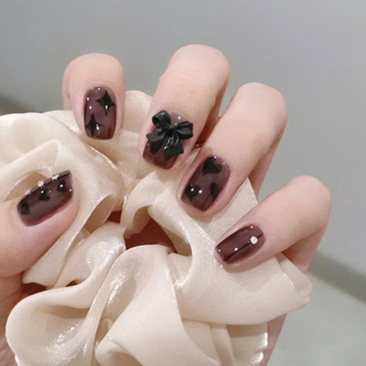 Decorative Floral Press-On Nail Art Set Bowlift