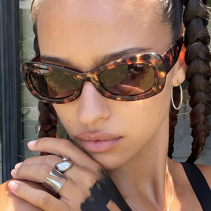 Women's fashionable Cat-Eye sunglasses with protective UV filter and elegant design Bowlift