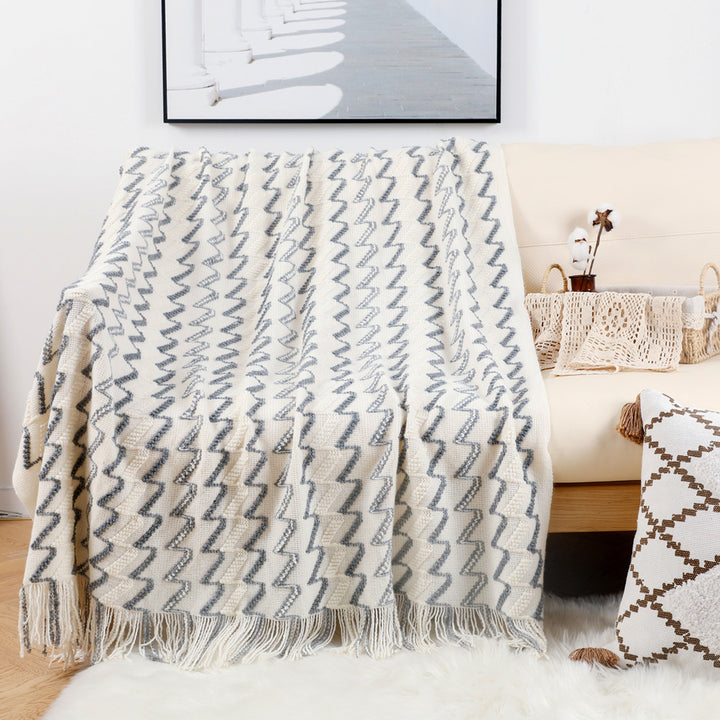 Decorative Throw Blanket Bowlift