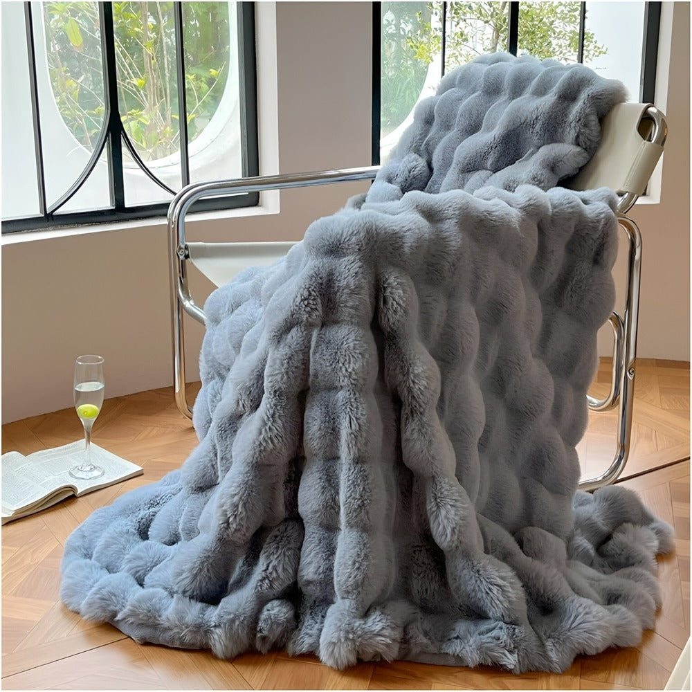 BowLift | Fluffy Faux Fur Travel Blanket – Soft and Washable Fleece Blanket