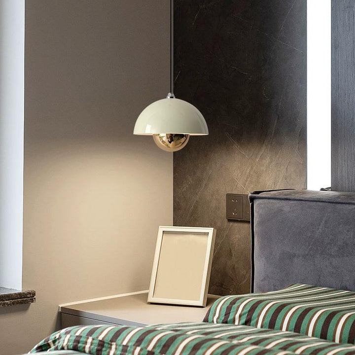 BowLift | Elegant pendant lamp in pod shape with dimming function