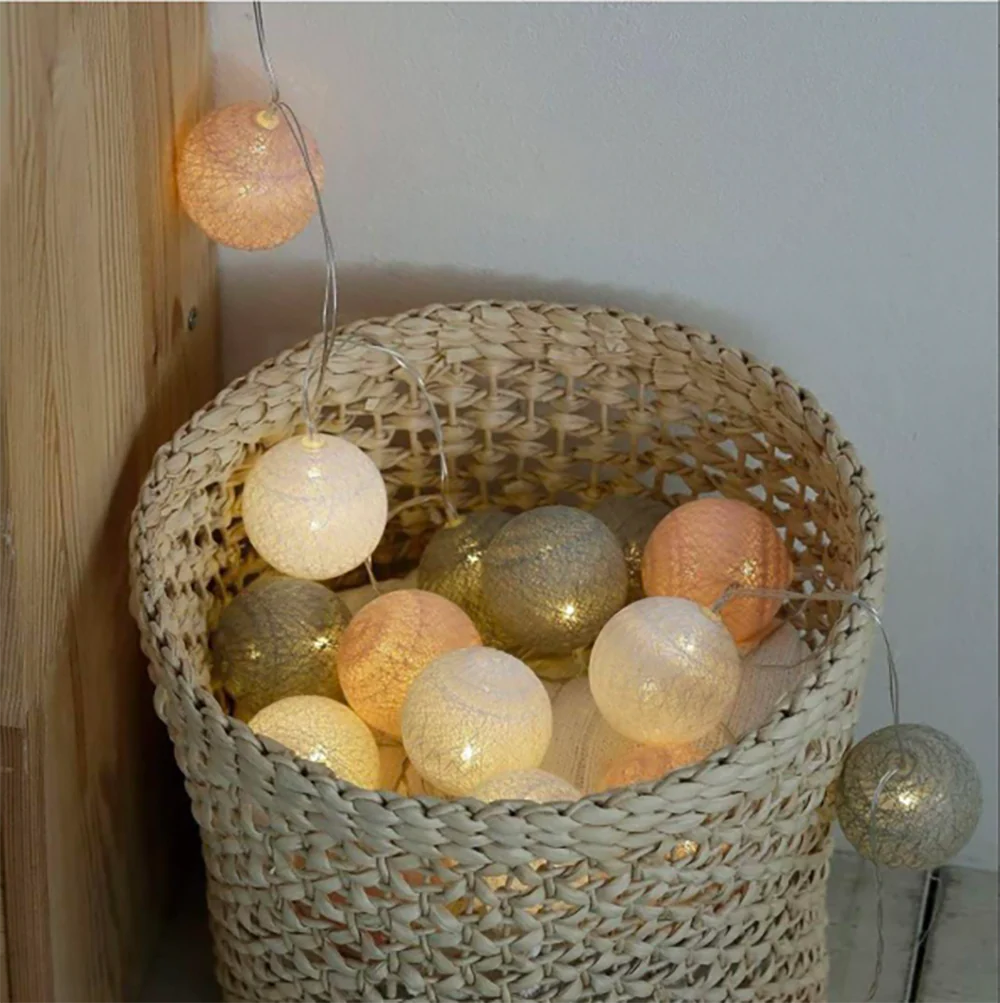 BowLift | Cotton Ball Garland