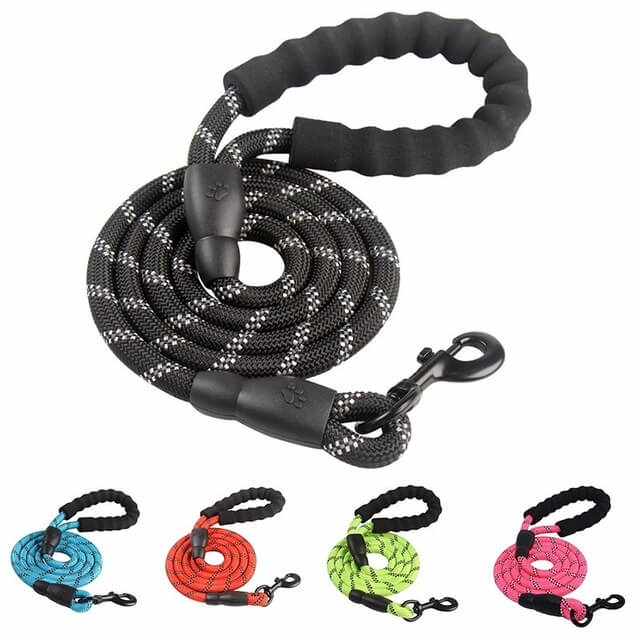 BowLift | Tangle-Free Reflective Dog Leash – Durable Nylon, 1.8 Meters Long, 360-Degree Rotatable Hook for Safe Evening Walks