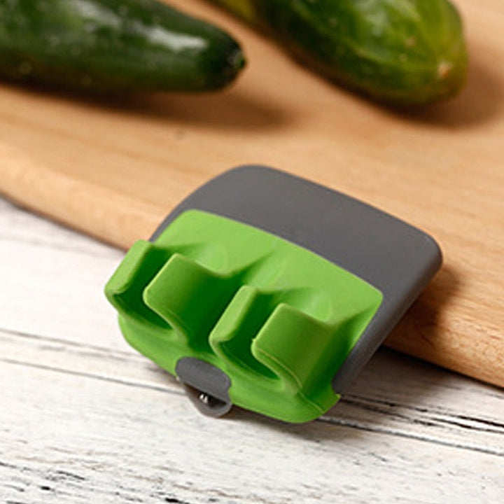FingerGuard - Veilig Groenteschiller voor de Keuken Bowlift