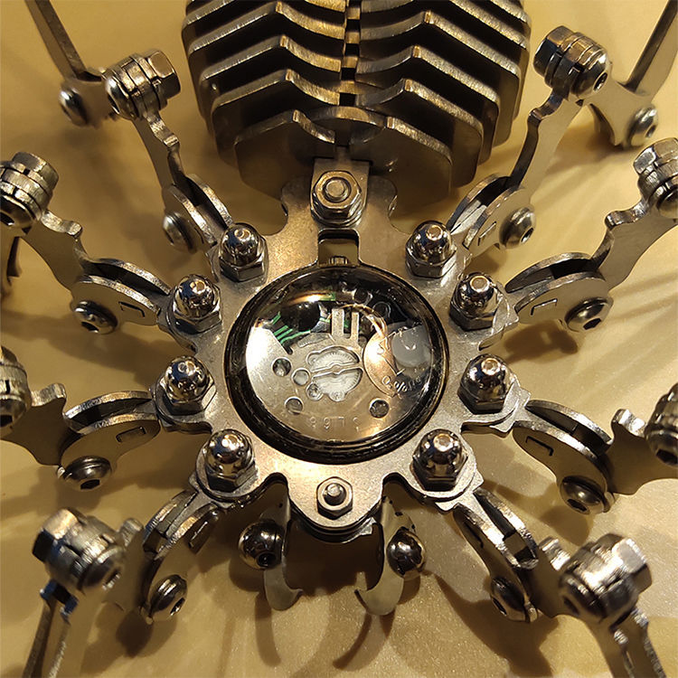 BowLift | Robot spider Stainless Steel Mechanical Clock