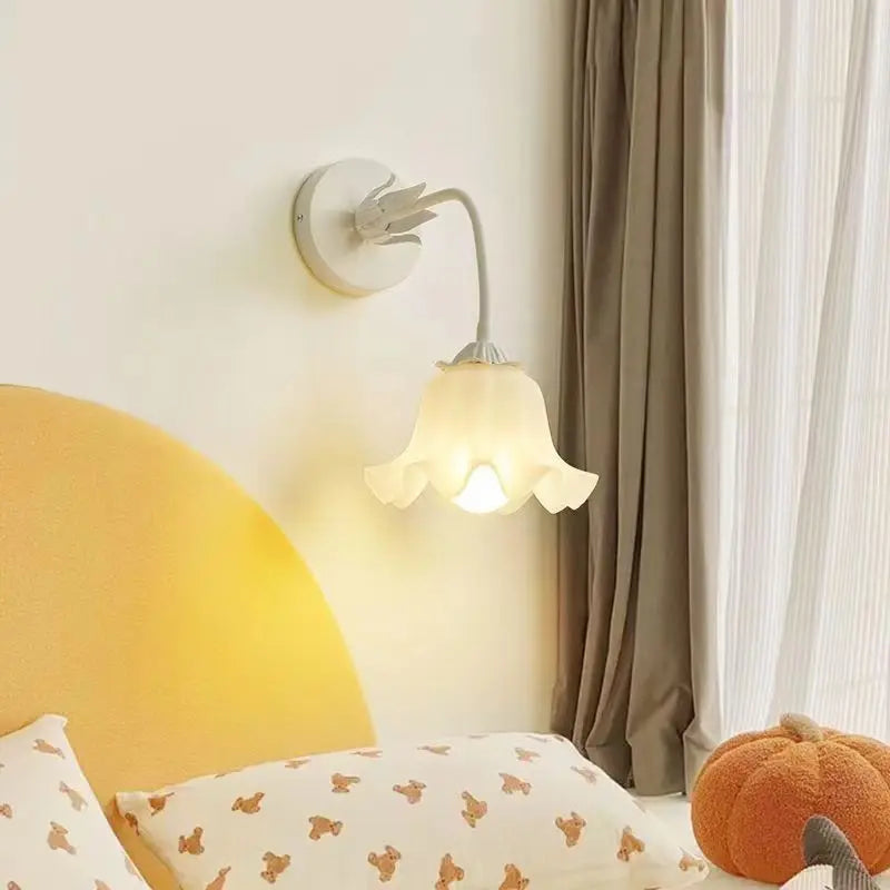 LuxePetal - Elegant Wall Lamp with Flower Pattern for Bedroom Bowlift
