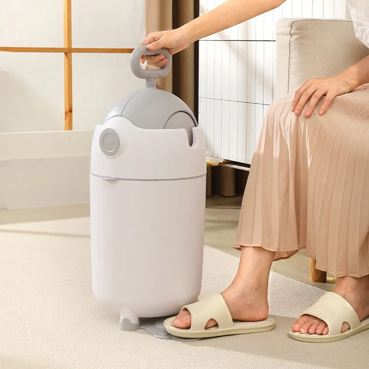 BowLift | Clean Air Large Odor Neutralizing Trash Can