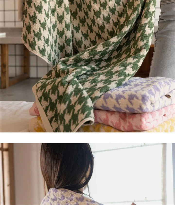 HoundLuxe Vintage Houndstooth Cotton Face Cloth Bowlift