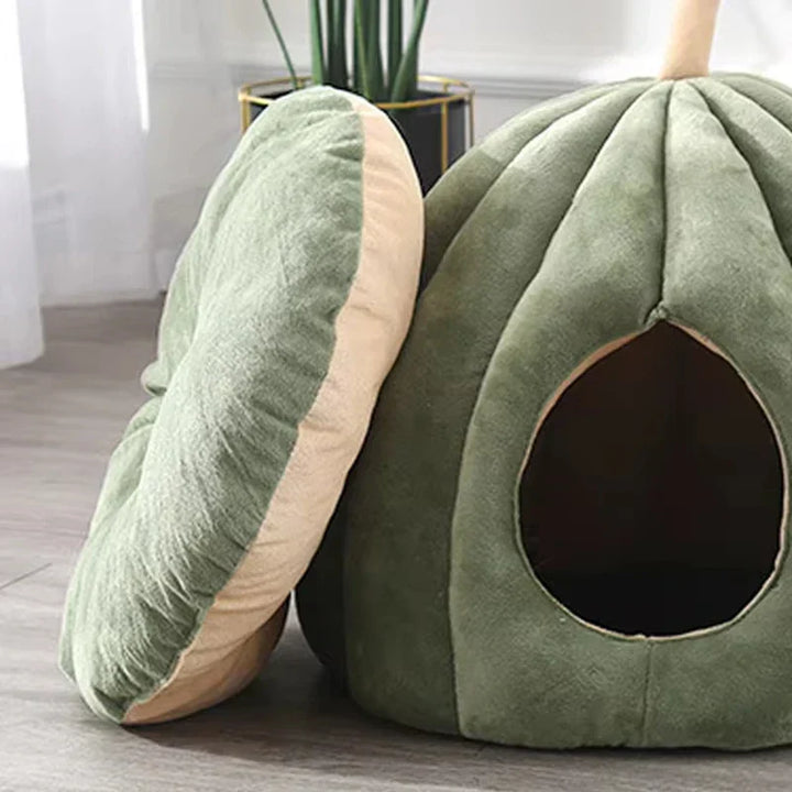 BowLift | Pumpkinpaws Cozy Pumpkin-shaped Cat Bed for winter comfort & halloween atmosphere
