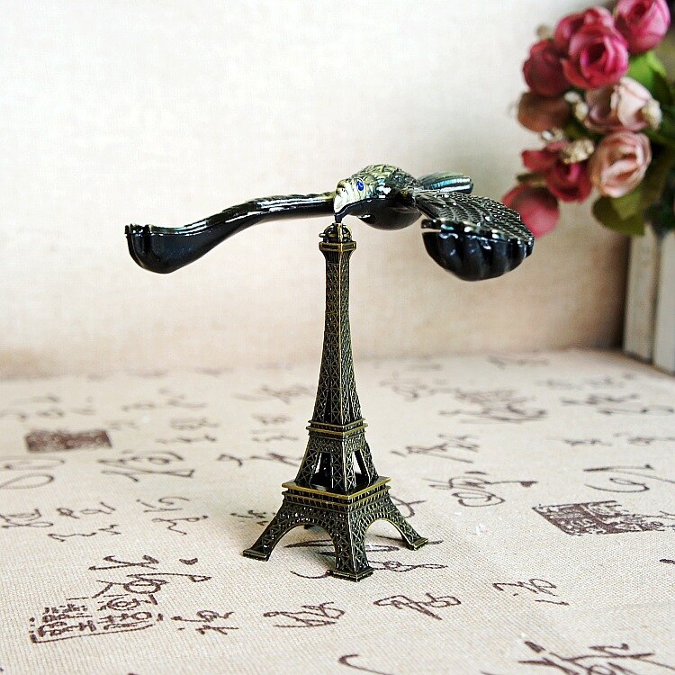BowLift | Retro Eagle Tower Balance Figurines