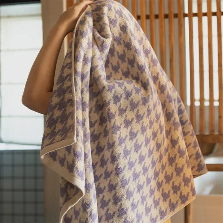 HoundLuxe Vintage Houndstooth Cotton Face Cloth Bowlift