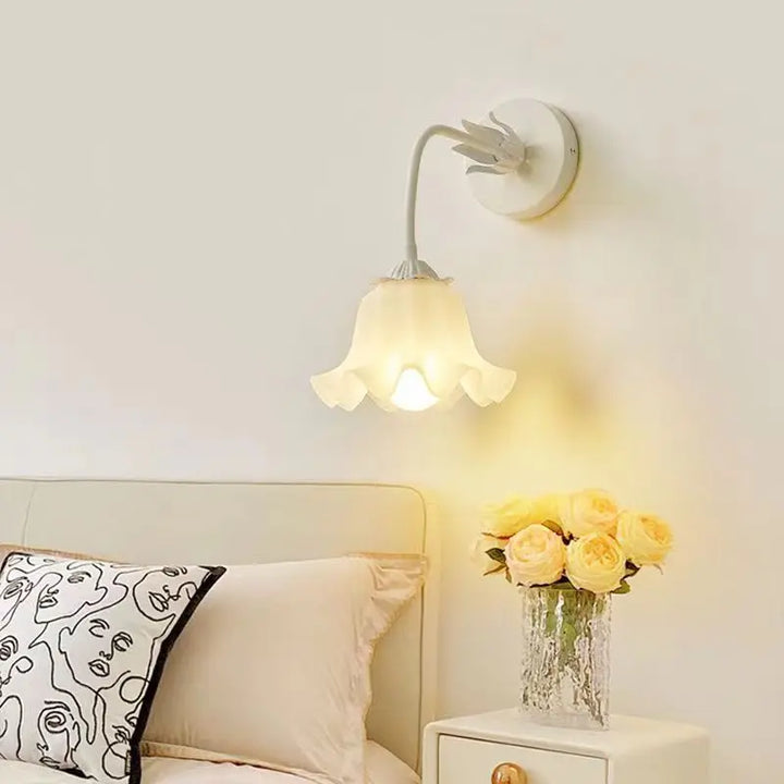 LuxePetal - Elegant Wall Lamp with Flower Pattern for Bedroom Bowlift