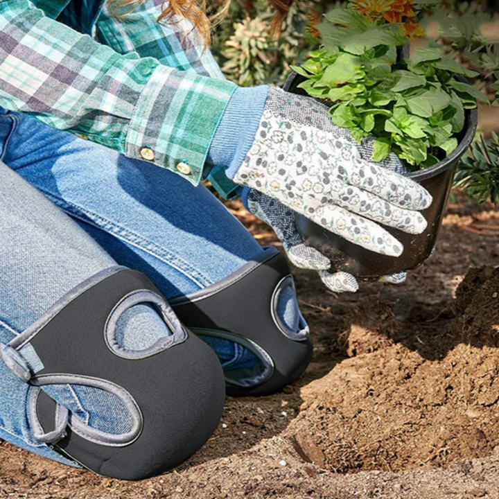 BowLift | Knee Pads for Gardening - GardenGuard
