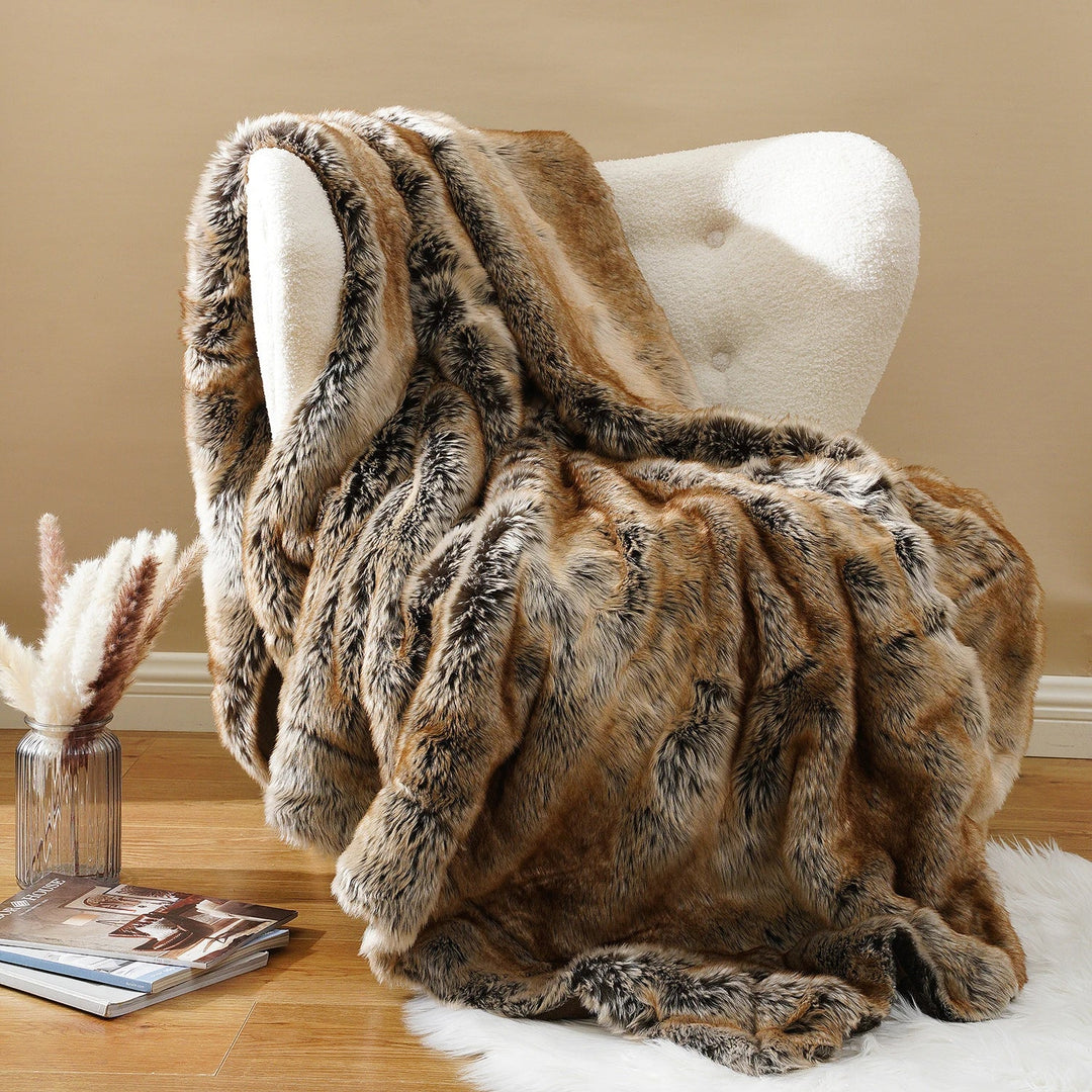 BowLift | Luxury Faux Fur Blanket | Soft & Warm | Winter Throw | For Sofa & Bedroom