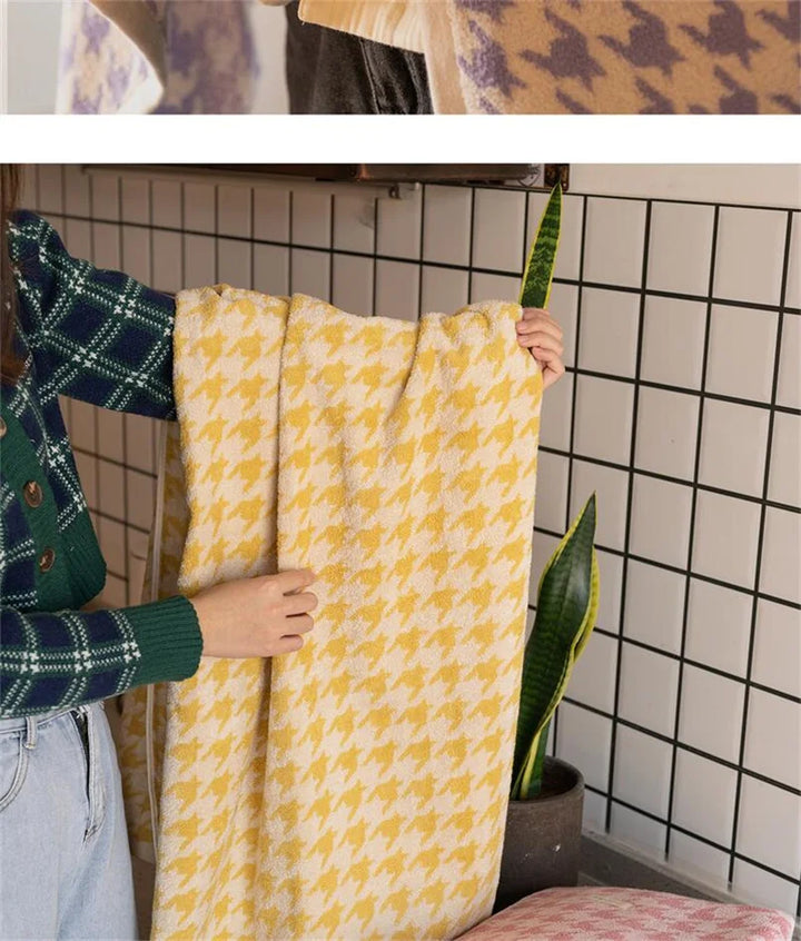 HoundLuxe Vintage Houndstooth Cotton Face Cloth Bowlift