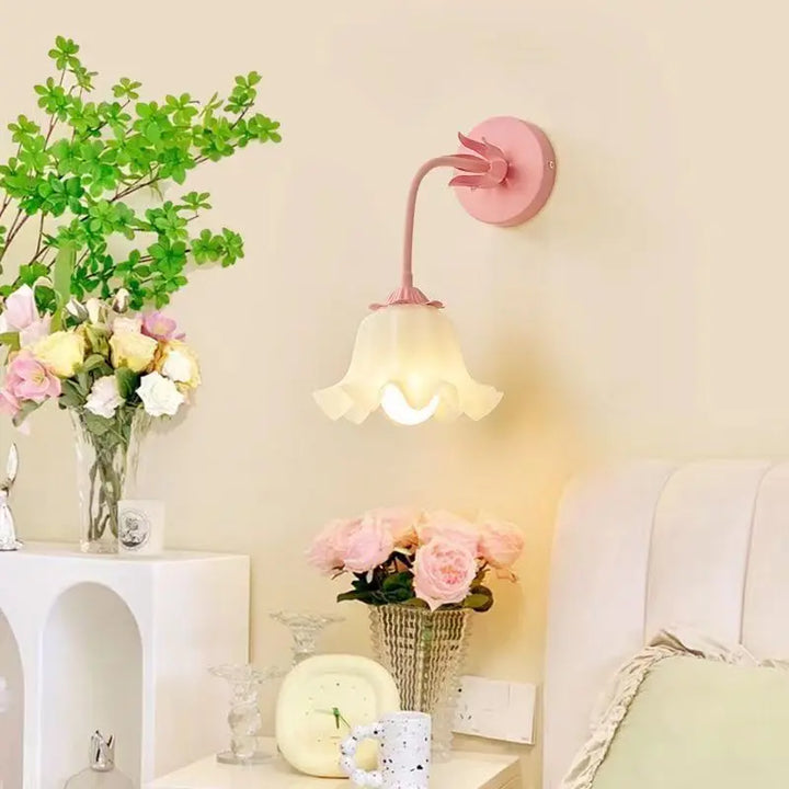 LuxePetal - Elegant Wall Lamp with Flower Pattern for Bedroom Bowlift