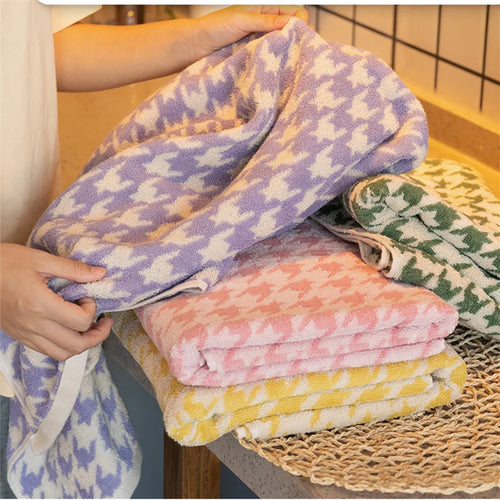 HoundLuxe Vintage Houndstooth Cotton Face Cloth Bowlift