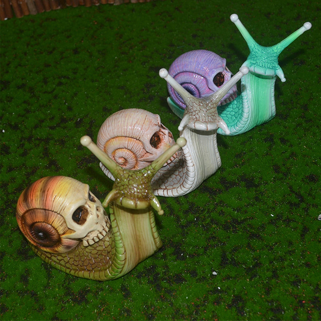 BowLift | Snail Skull Halloween Patio Sculpture