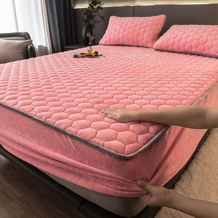 BowLift | Elegant Velvet Thick Mattress Cover