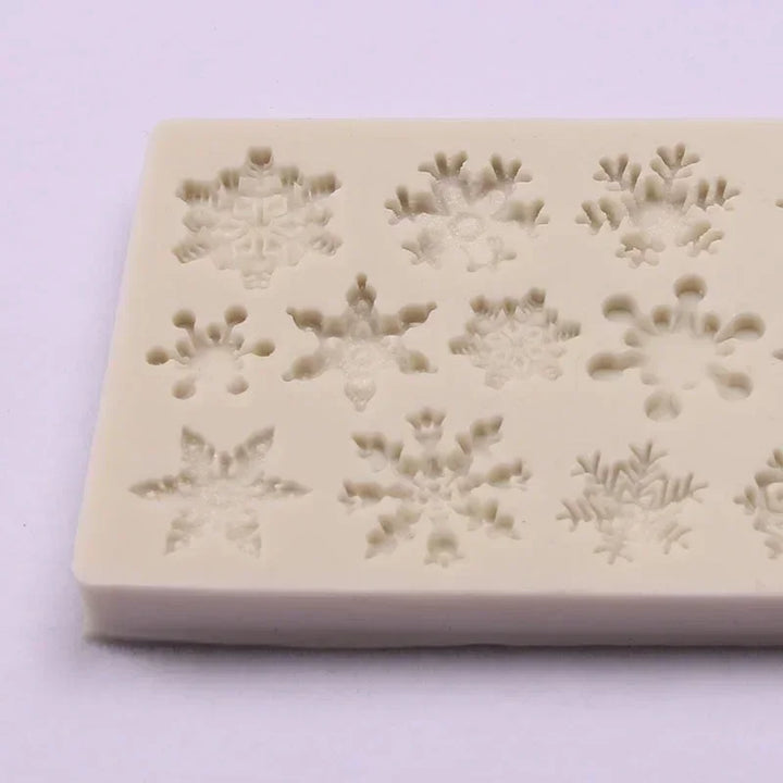 Snowflake Delight – Silicone Baking Mold for Winter Treats Bowlift