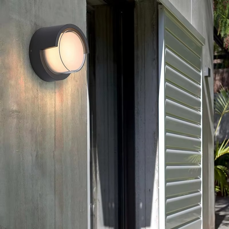 BowLift | Elegant outdoor wall lamp with motion sensor