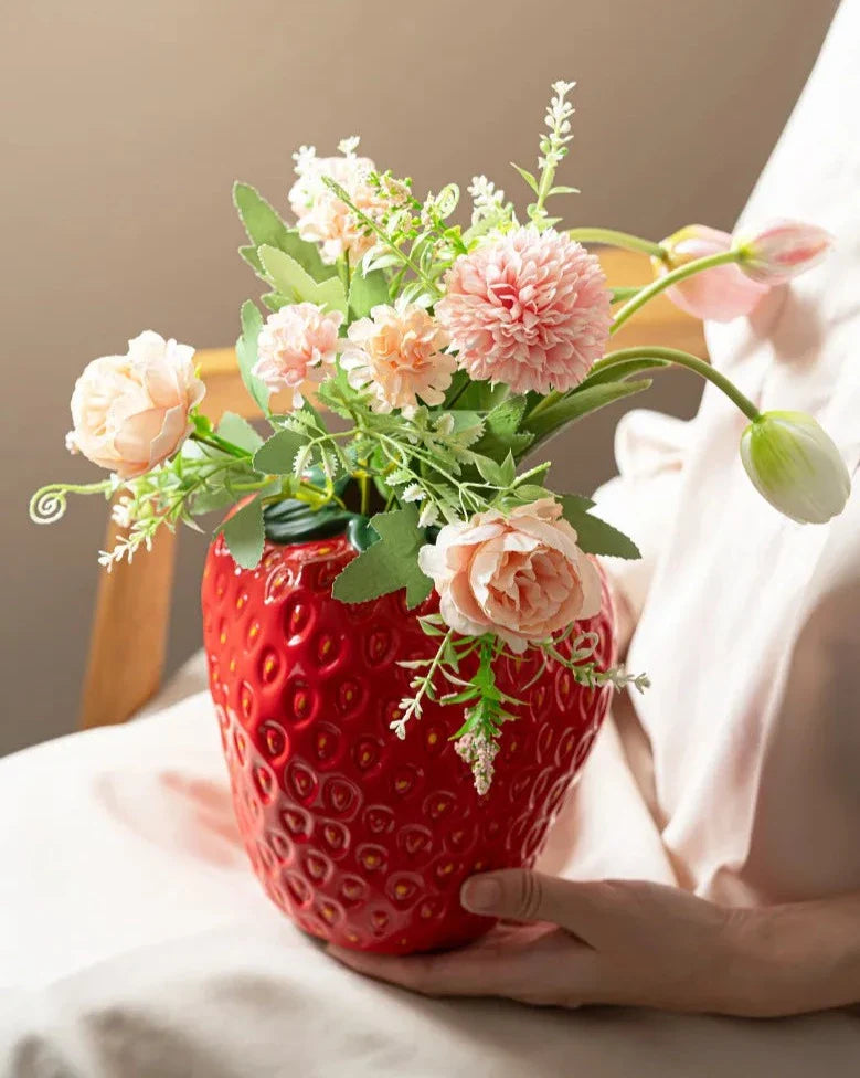 Ugly Strawberry Vase | Bowlift
