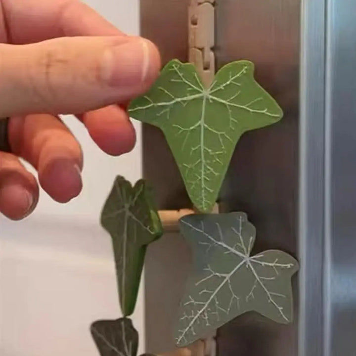 BowLift | Designer Ivy Refrigerator Magnet