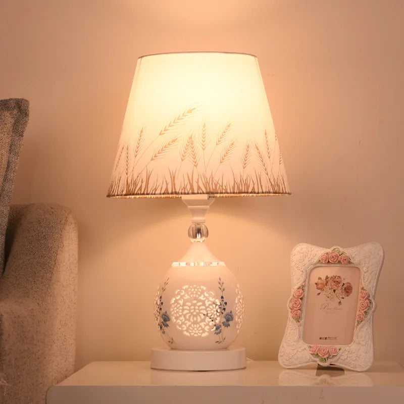 BowLift | Stylish Lamp with Delicate Crystal Shine